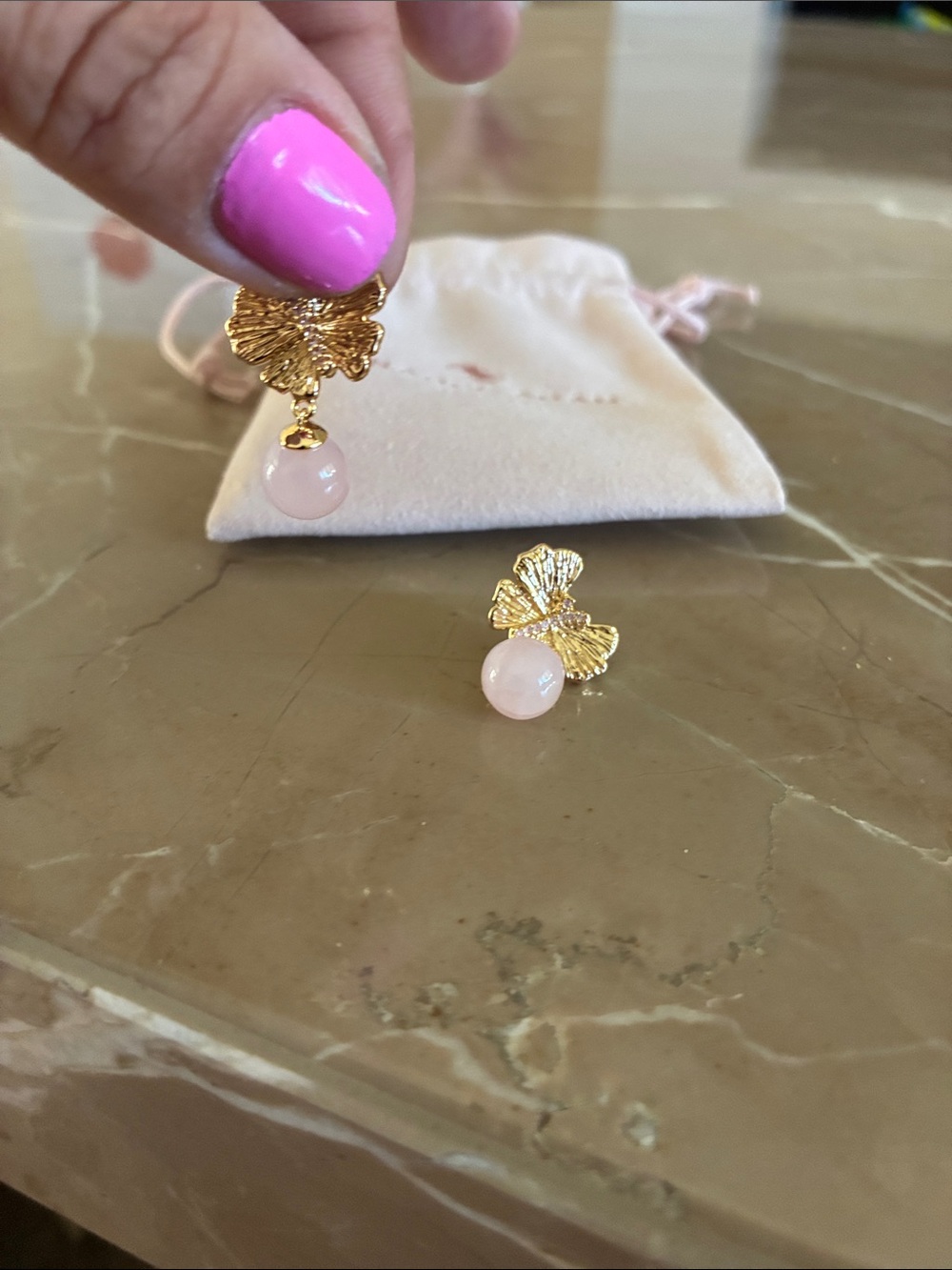Anabel Aram butterfly rose quartz drop earrings. 18 karat gold plated. - Picture 4 of 6
